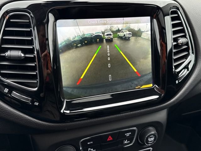 Used 2017 Jeep Compass Limited image 28