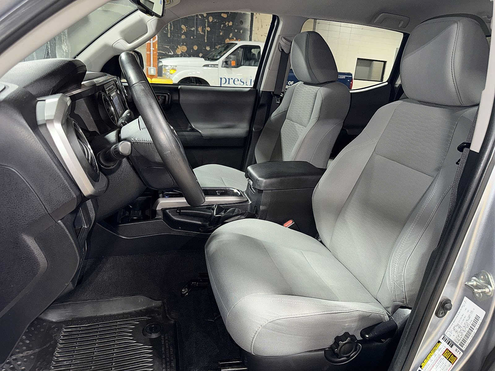 Used 2019 Toyota Tacoma SR5 AWD/4WD image 15