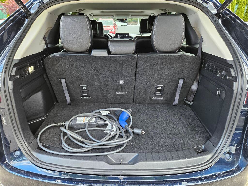 Certified 2024 MAZDA CX-90 Plug-In Hybrid w/ Preferred AWD/4WD image 11