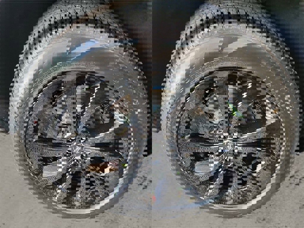 New 2024 Land Rover Discovery Sport Dynamic SE image 12