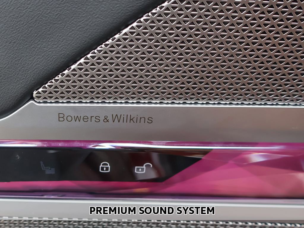 Used 2023 BMW 740i w/ Parking Assistance Package image 5