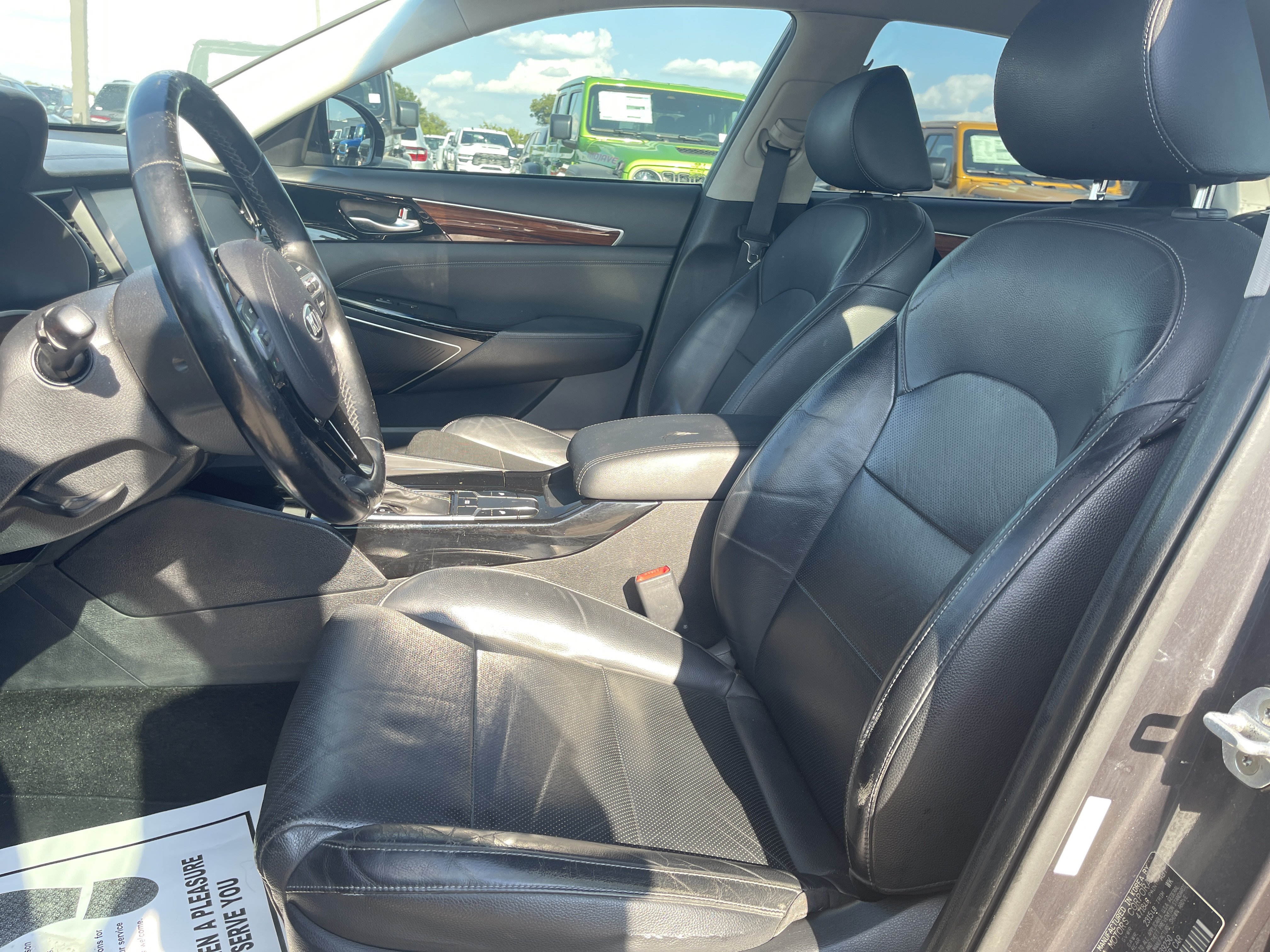 Used 2017 Kia Cadenza Premium FWD image 13