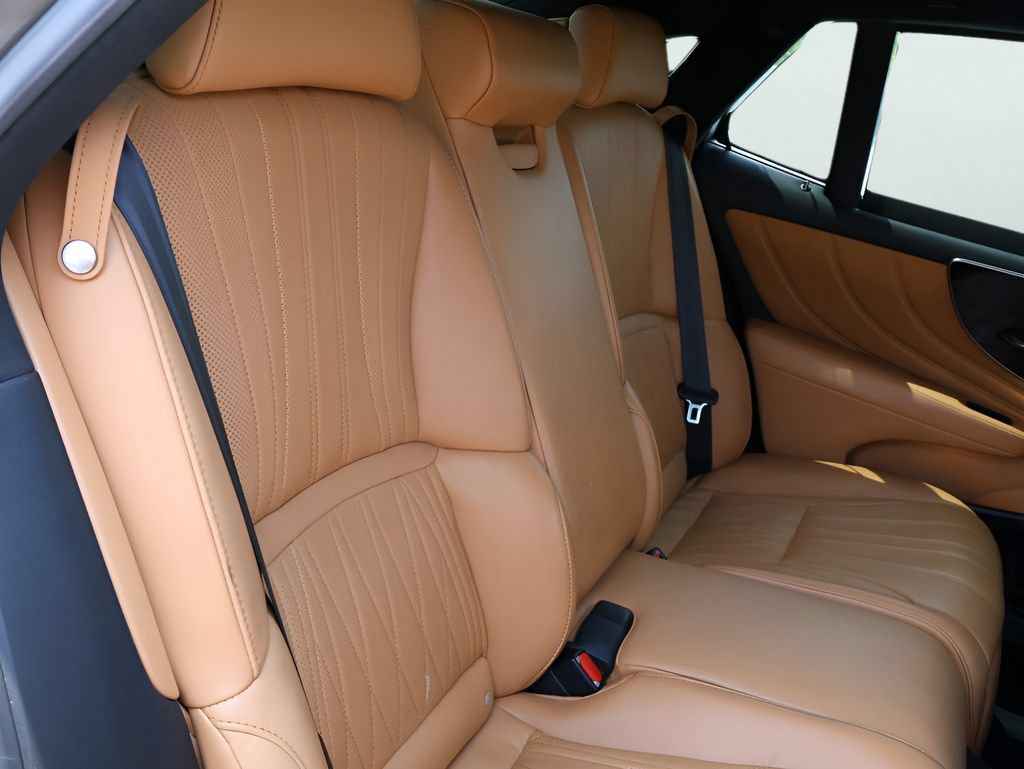 Used 2022 Lexus LS 500 AWD w/ Luxury Package image 13