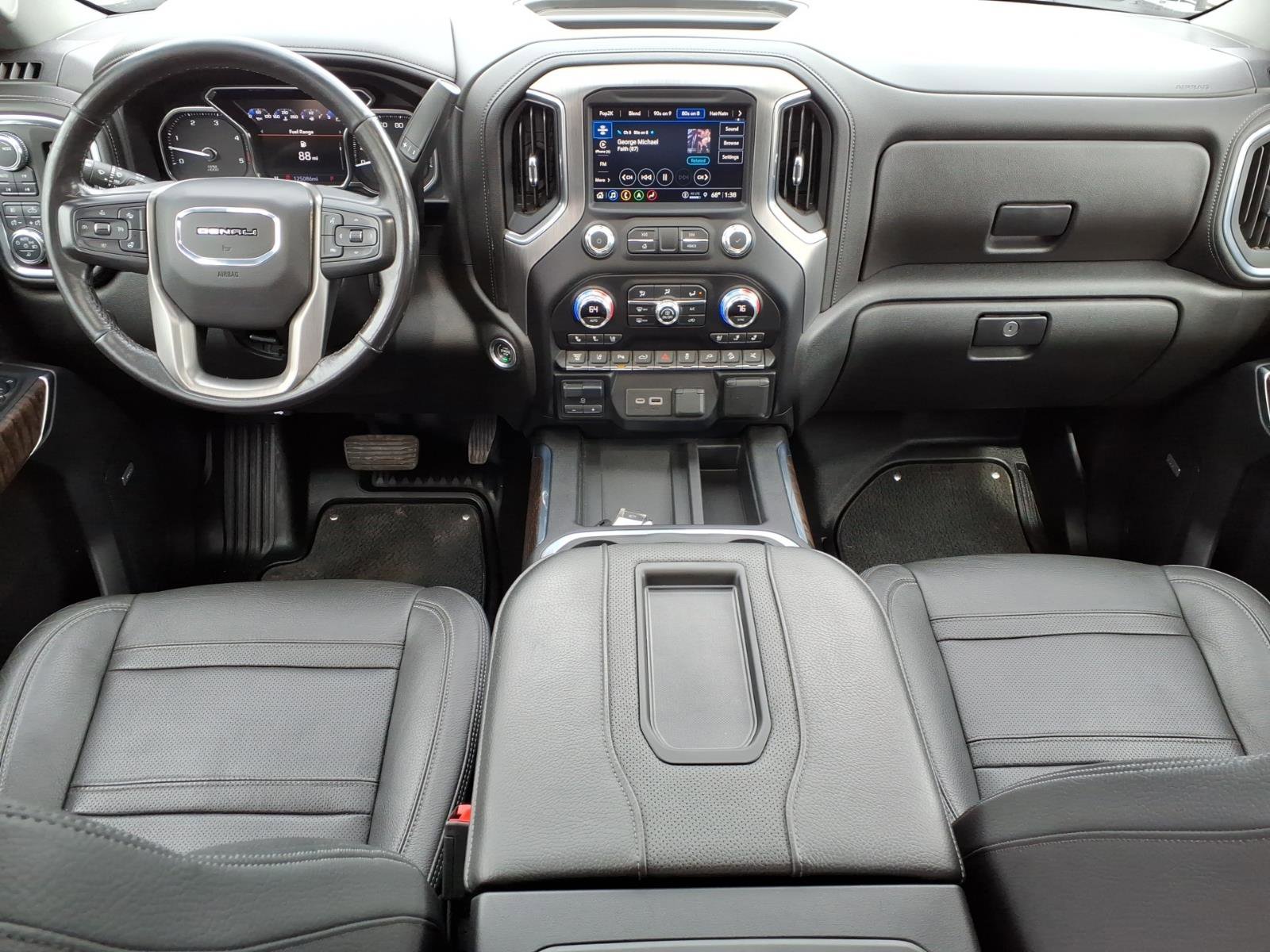 Used 2021 GMC Sierra 3500 Denali w/ Denali Black Diamond Edition image 9