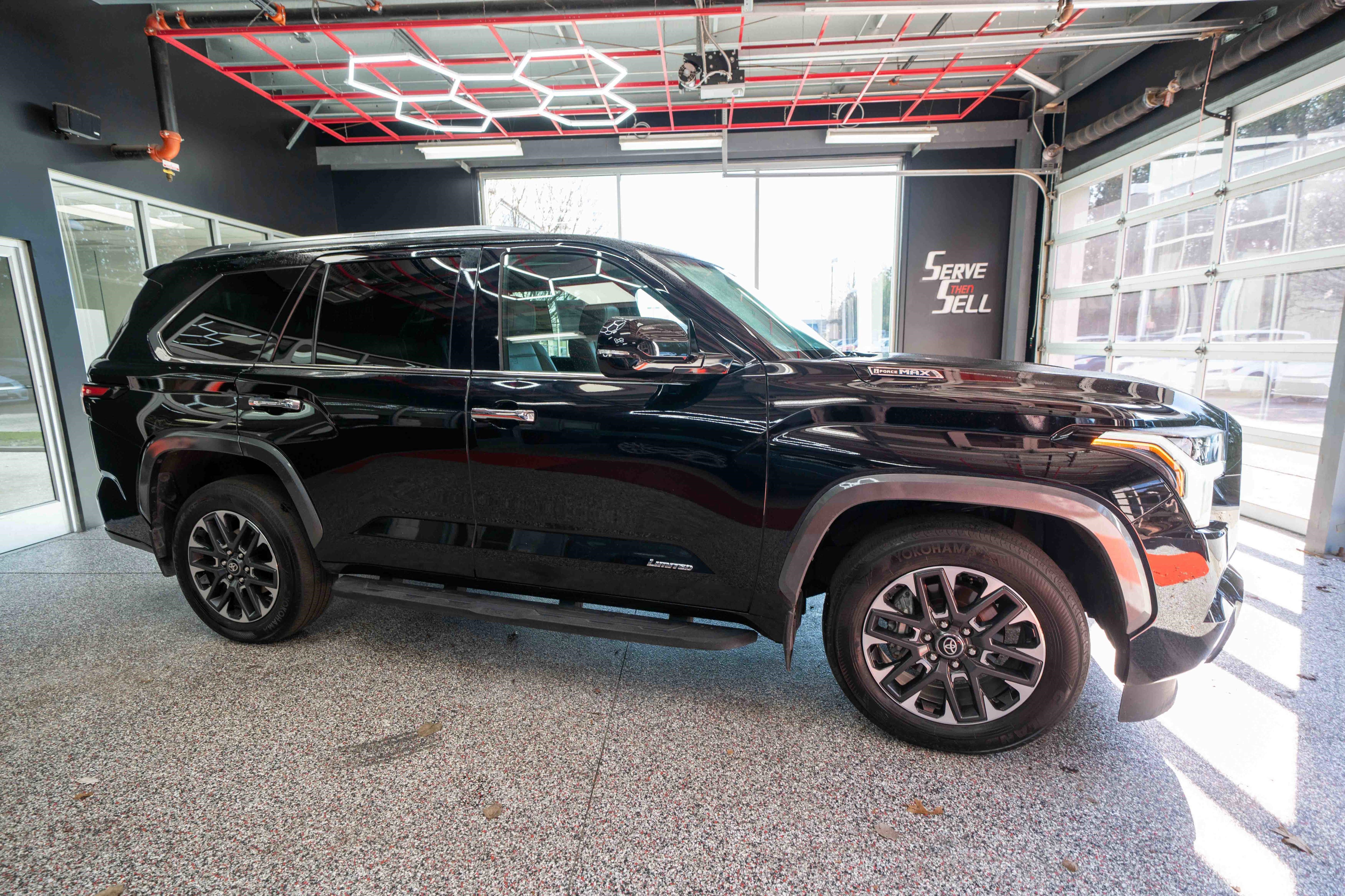 Used 2025 Toyota Sequoia Limited image 5