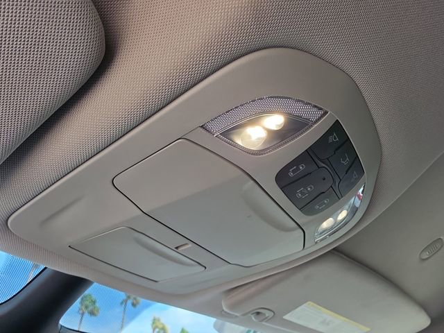 Used 2023 Chrysler Pacifica Touring-L FWD image 29