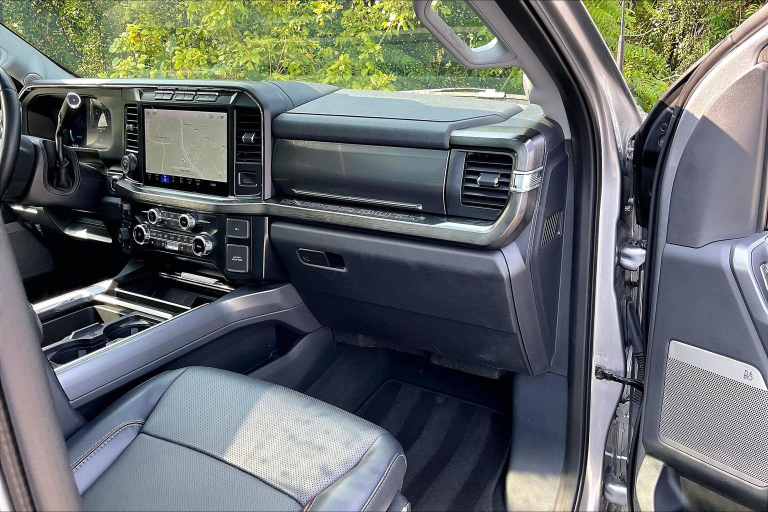 Used 2024 Ford F350 Lariat w/ Lariat Ultimate Package AWD/4WD image 16