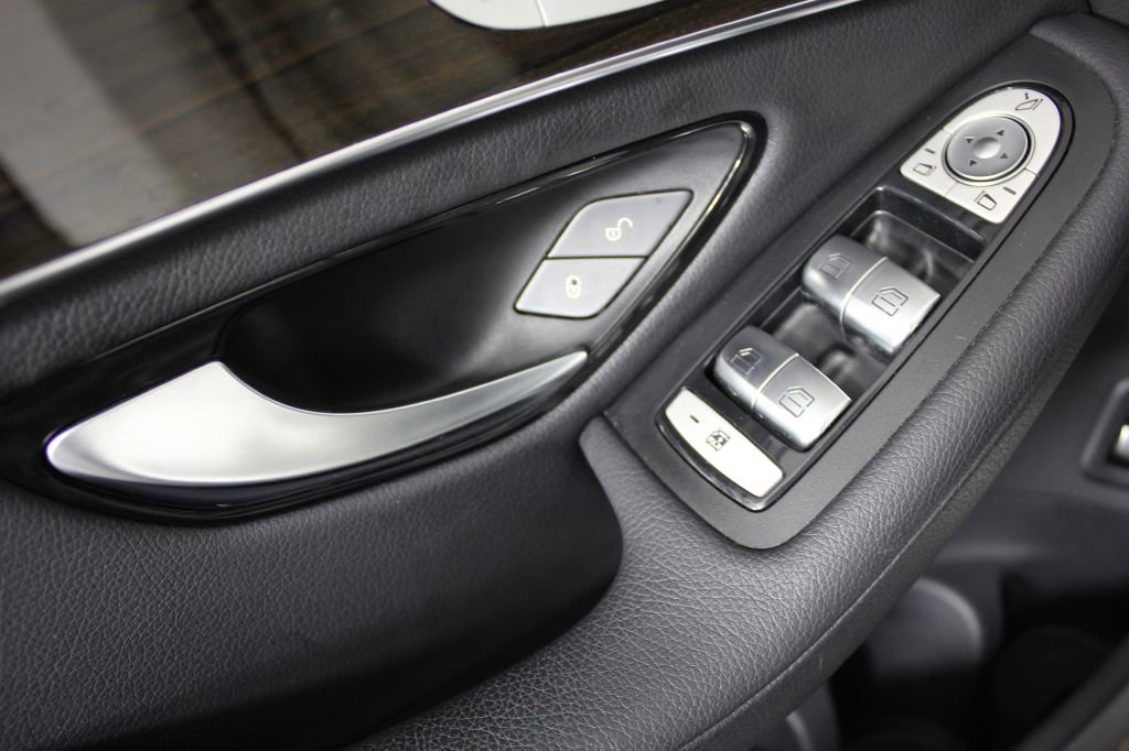 Used 2016 Mercedes-Benz GLC 300 4MATIC image 23