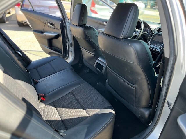 Used 2014 Toyota Camry SE image 9