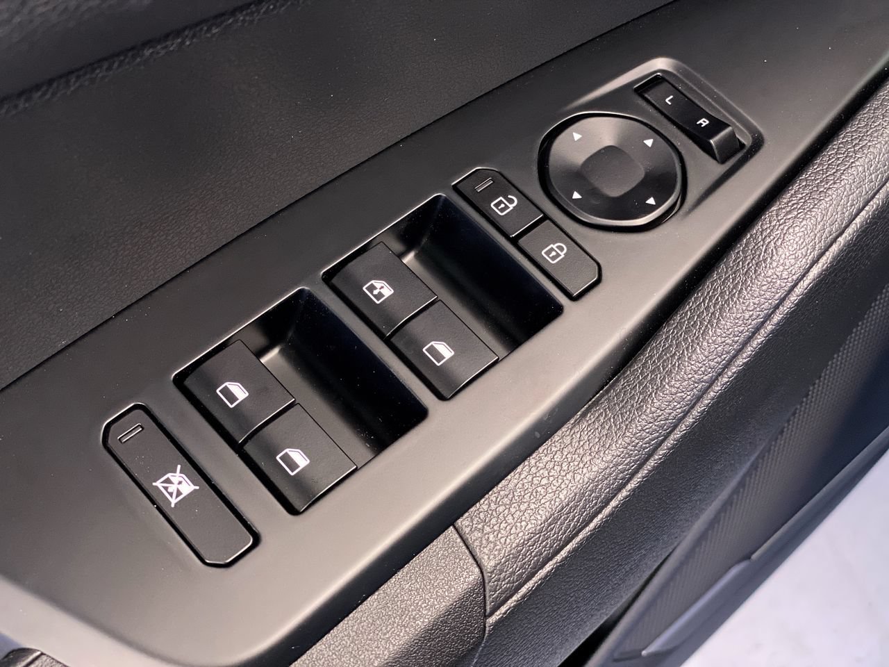 New 2027 Kia Sportage S FWD image 18