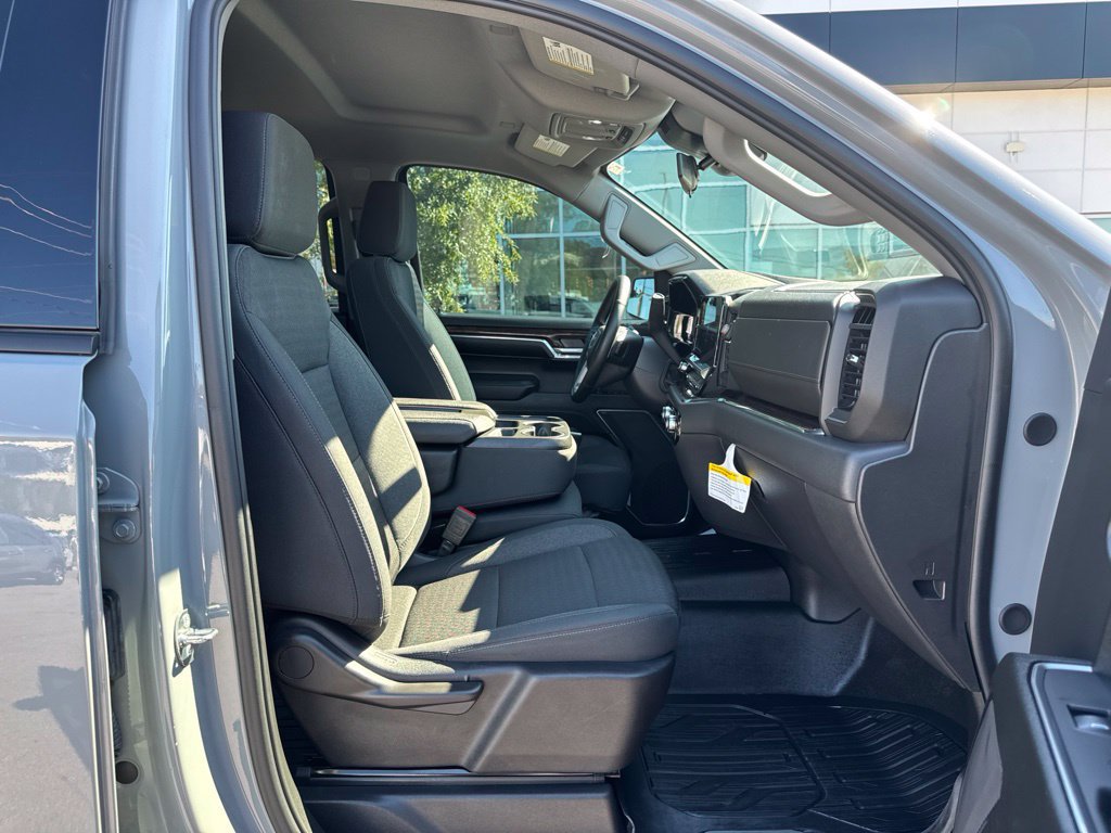 Used 2024 GMC Sierra 1500 Elevation w/ LPO, Elevation Black Package AWD/4WD image 15