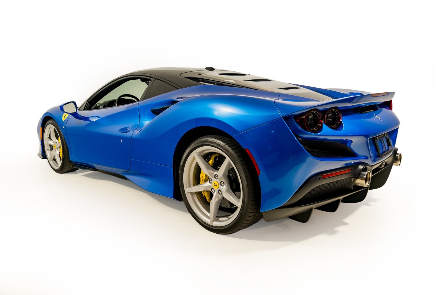 Certified 2022 Ferrari F8 Tributo RWD image 4