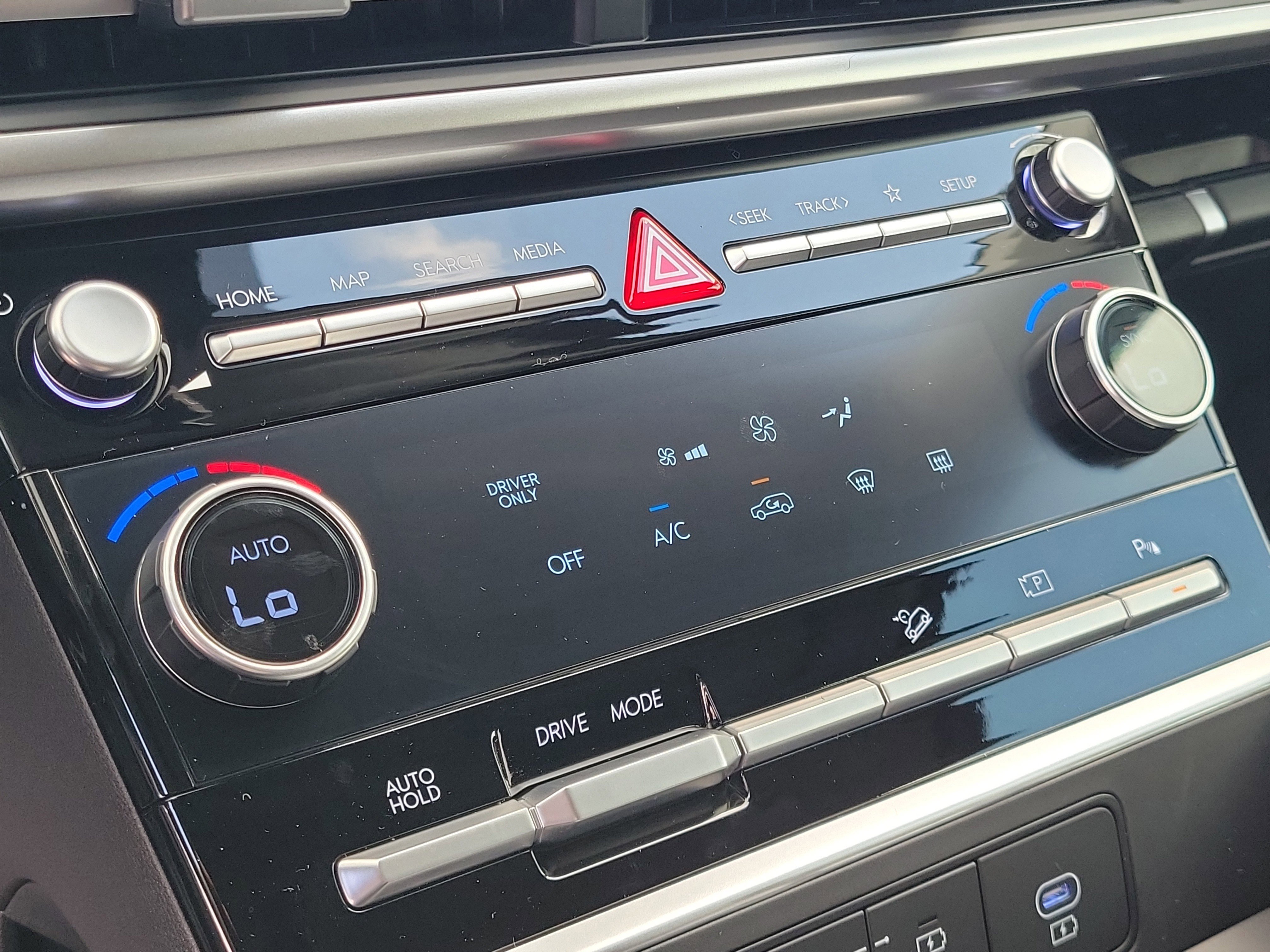 New 2026 Hyundai Santa Fe SE image 35