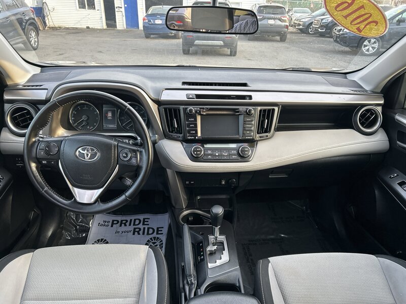 Used 2016 Toyota RAV4 XLE AWD/4WD image 12