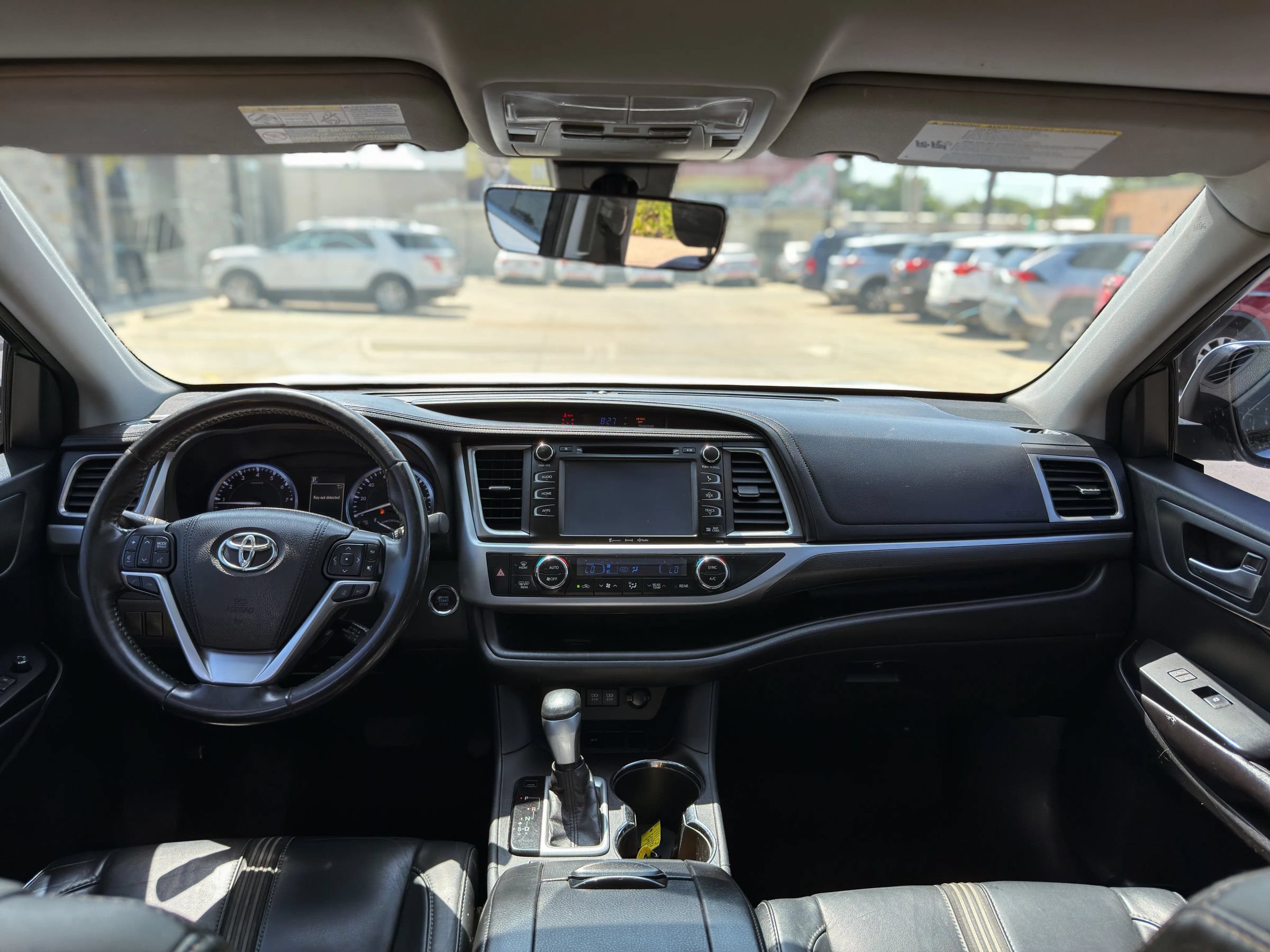 Used 2017 Toyota Highlander XLE FWD image 10