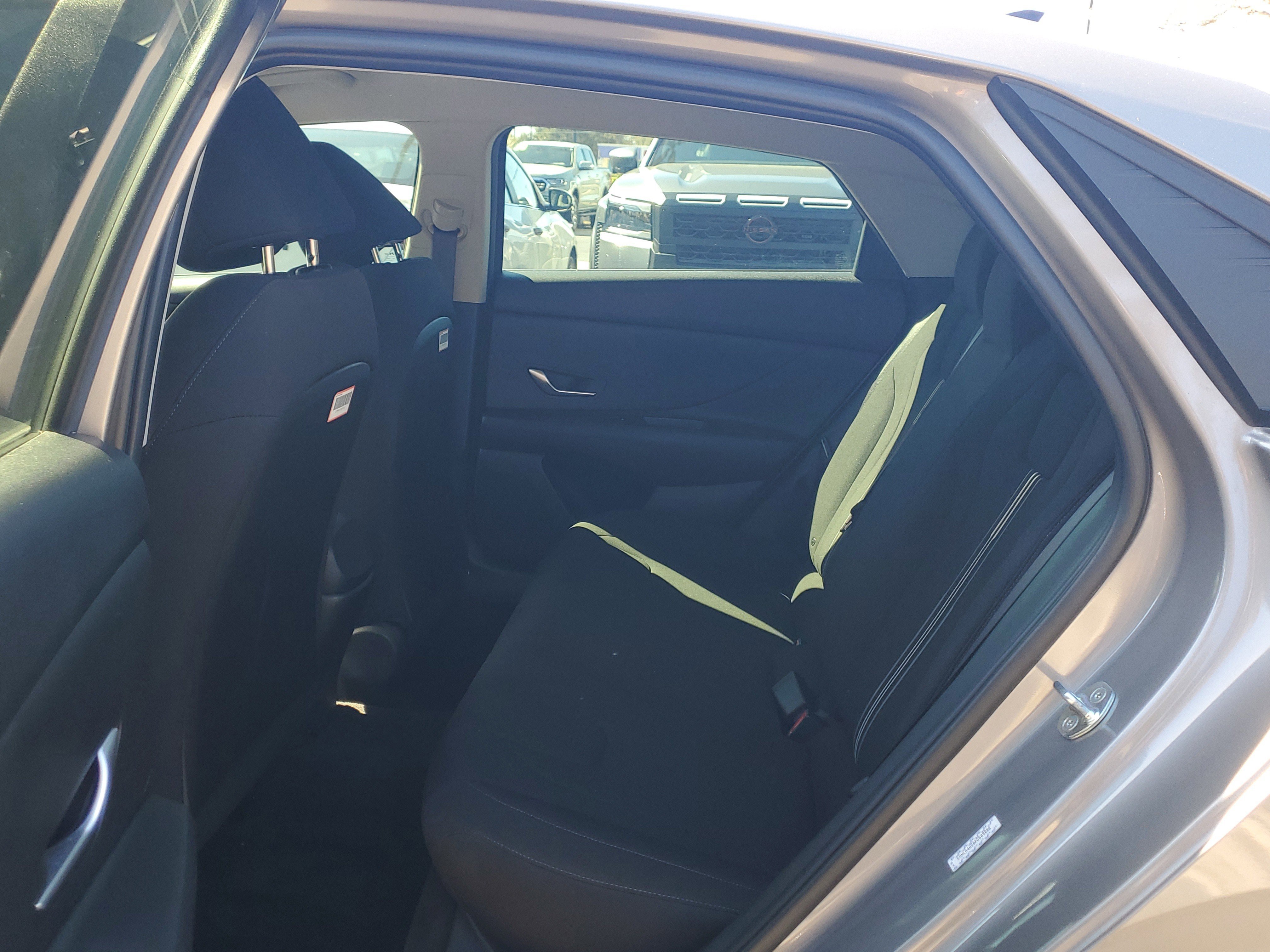 Used 2023 Hyundai Elantra SEL image 11