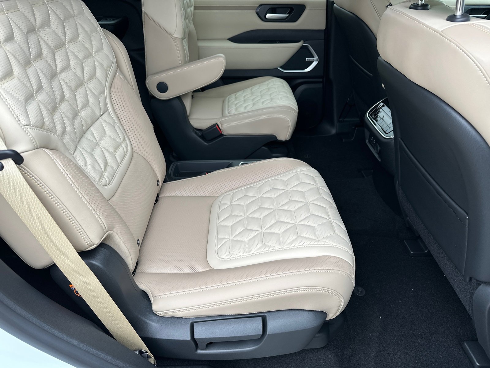 New 2026 Nissan Armada Platinum Reserve image 16