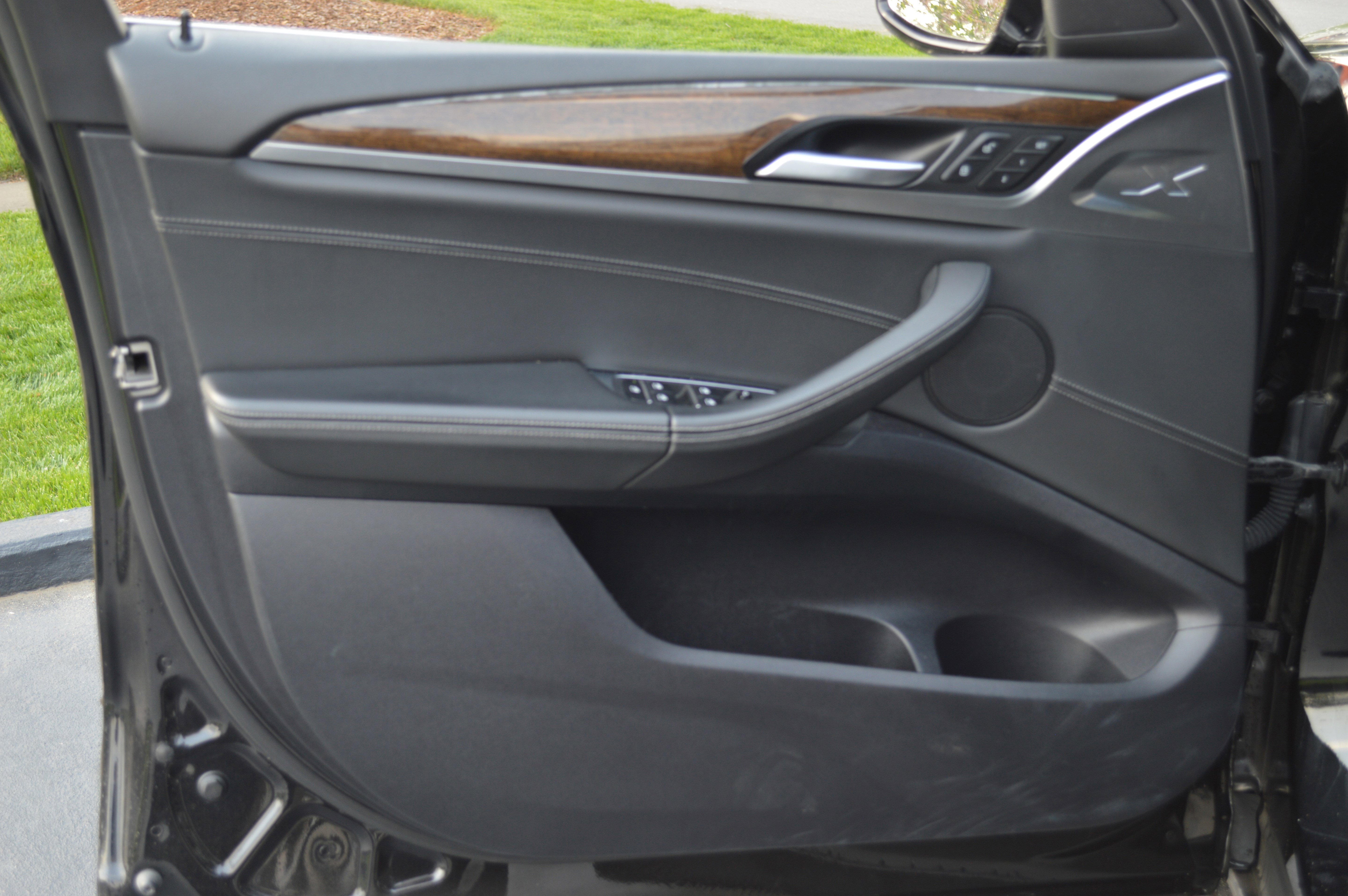 Used 2019 BMW X4 xDrive30i w/ Driving Assistance Package image 13