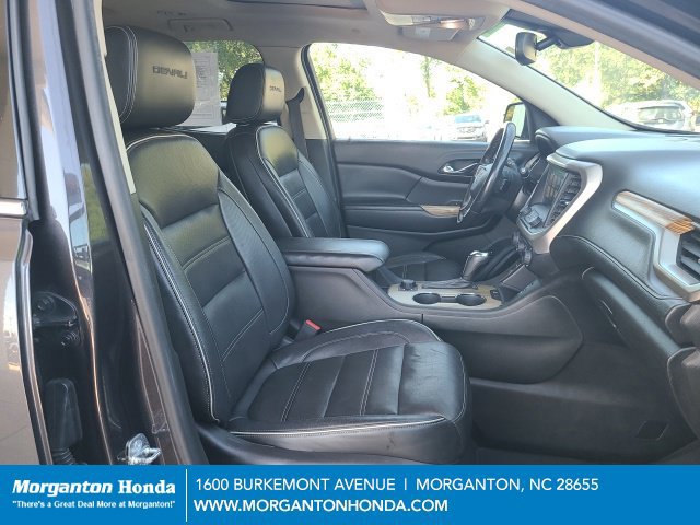 Used 2017 GMC Acadia Denali w/ Technology Package FWD image 32