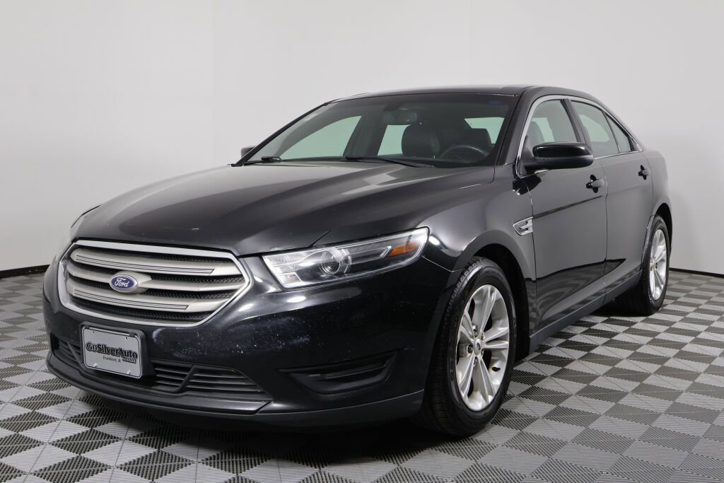 Used 2015 Ford Taurus SEL image 5
