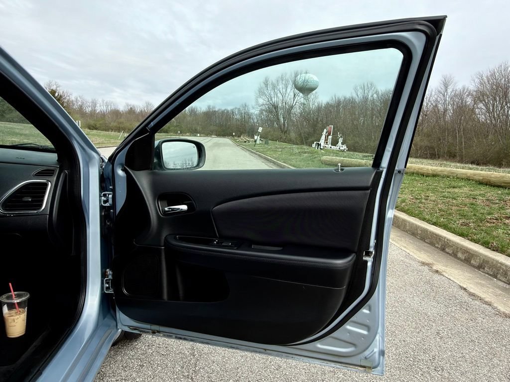 Used 2014 Chrysler 200 LX FWD image 20