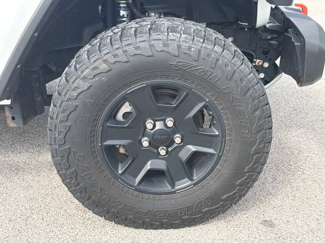 Used 2023 Jeep Gladiator Mojave w/ Cold Weather Group AWD/4WD image 41
