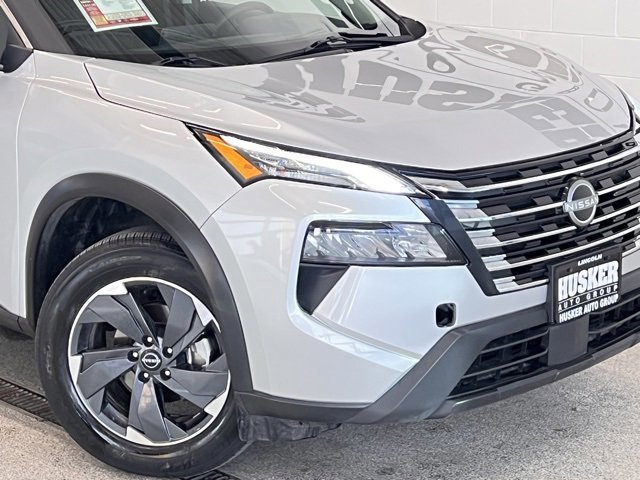 Used 2025 Nissan Rogue SV image 27