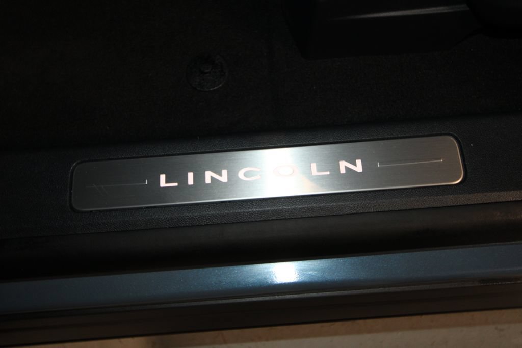 Used 2026 Lincoln Aviator Reserve AWD/4WD image 7