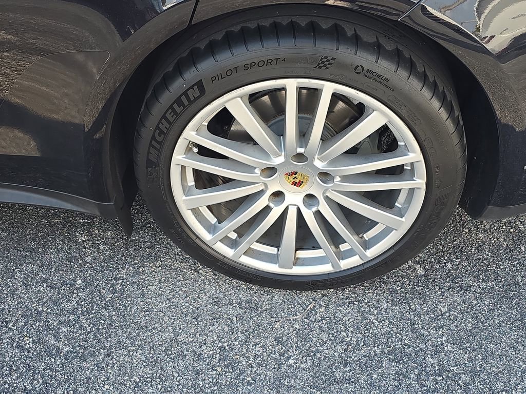 Used 2017 Porsche Panamera 4S image 9