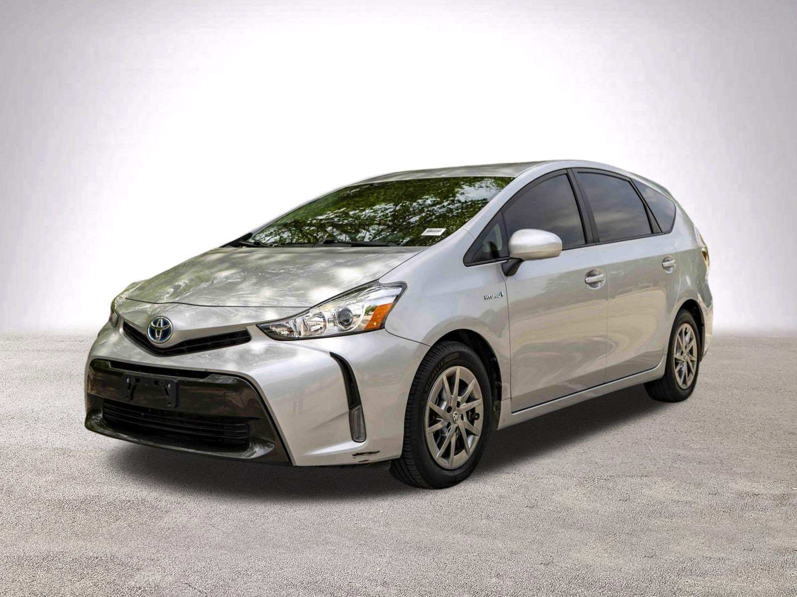 Used 2017 Toyota Prius V Three image 5