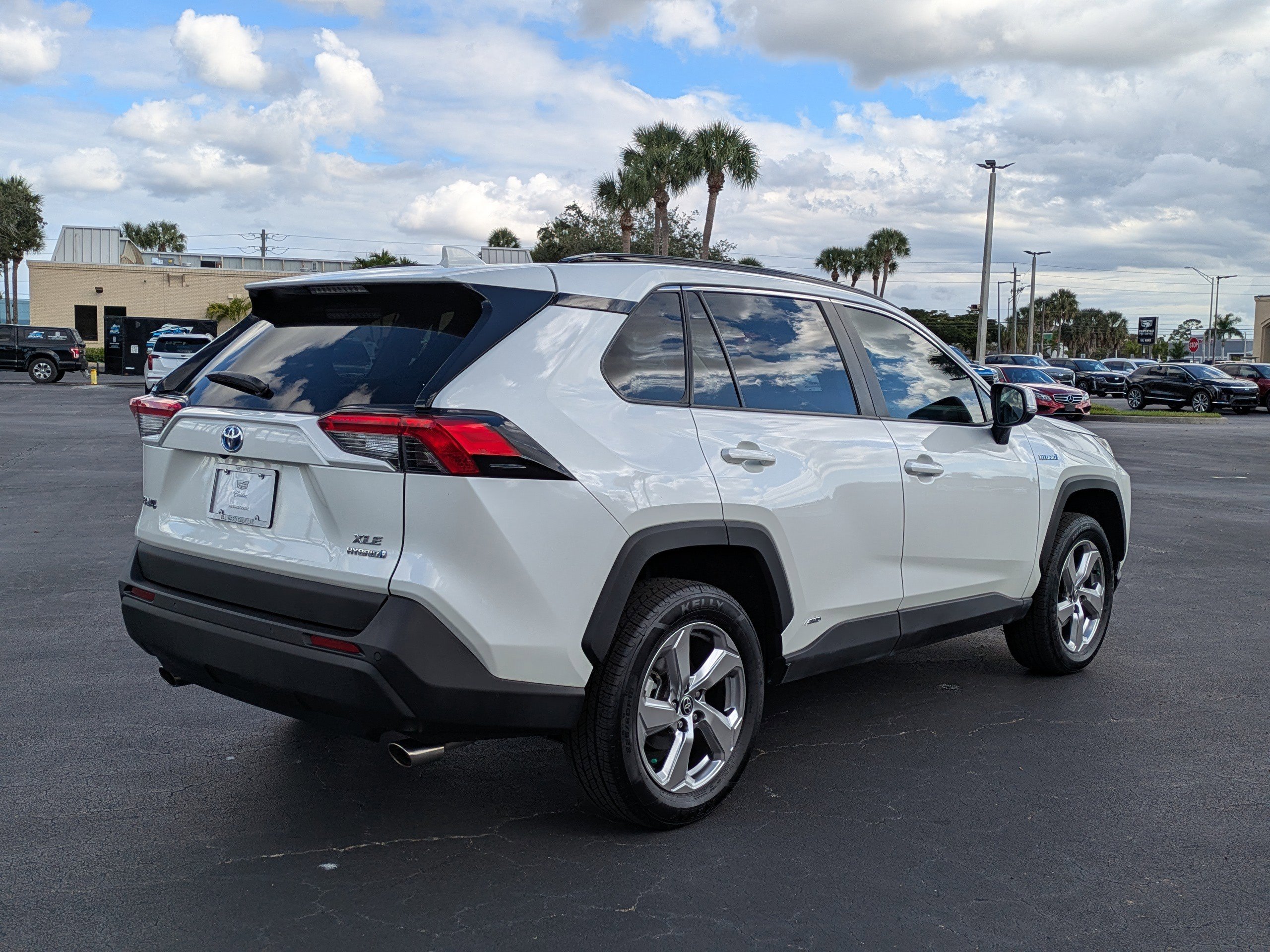 Used 2021 Toyota RAV4 XSE image 6