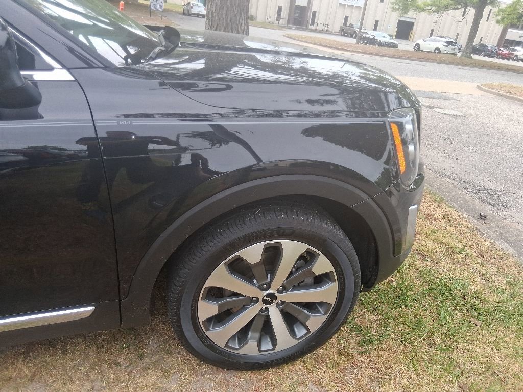 Used 2022 Kia Telluride EX w/ EX Premium Package FWD image 11