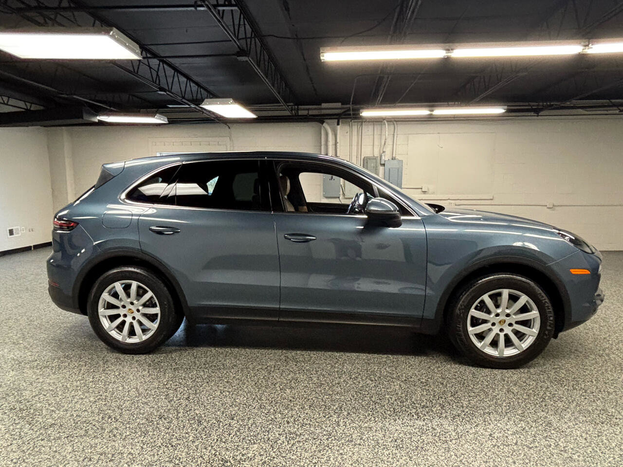 Used 2019 Porsche Cayenne image 3
