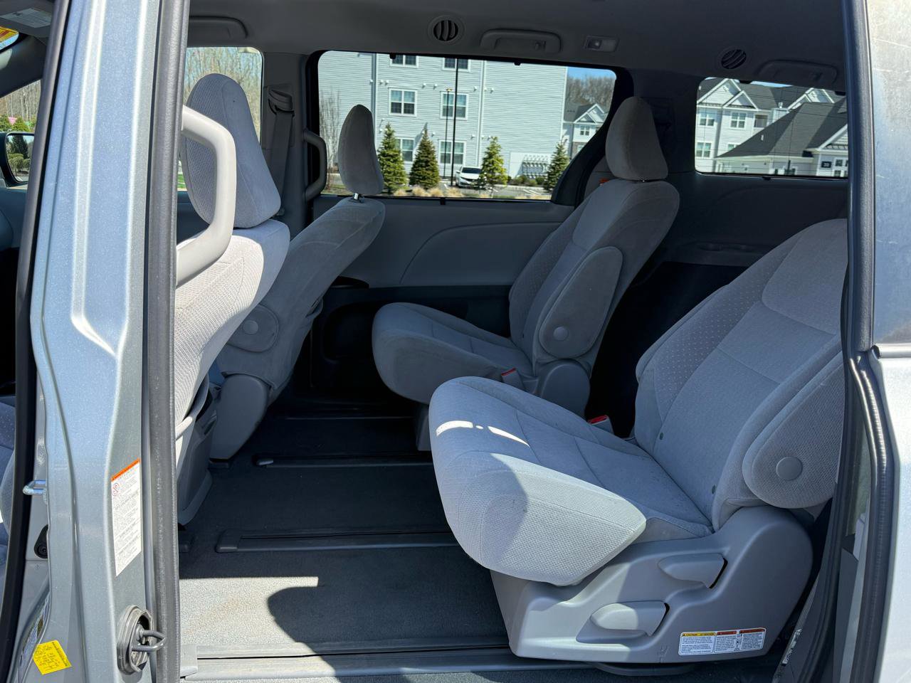 Used 2020 Toyota Sienna LE AWD/4WD image 11