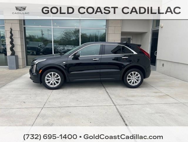 Certified 2023 Cadillac XT4 Luxury w/ Cold Weather Package FWD image 2