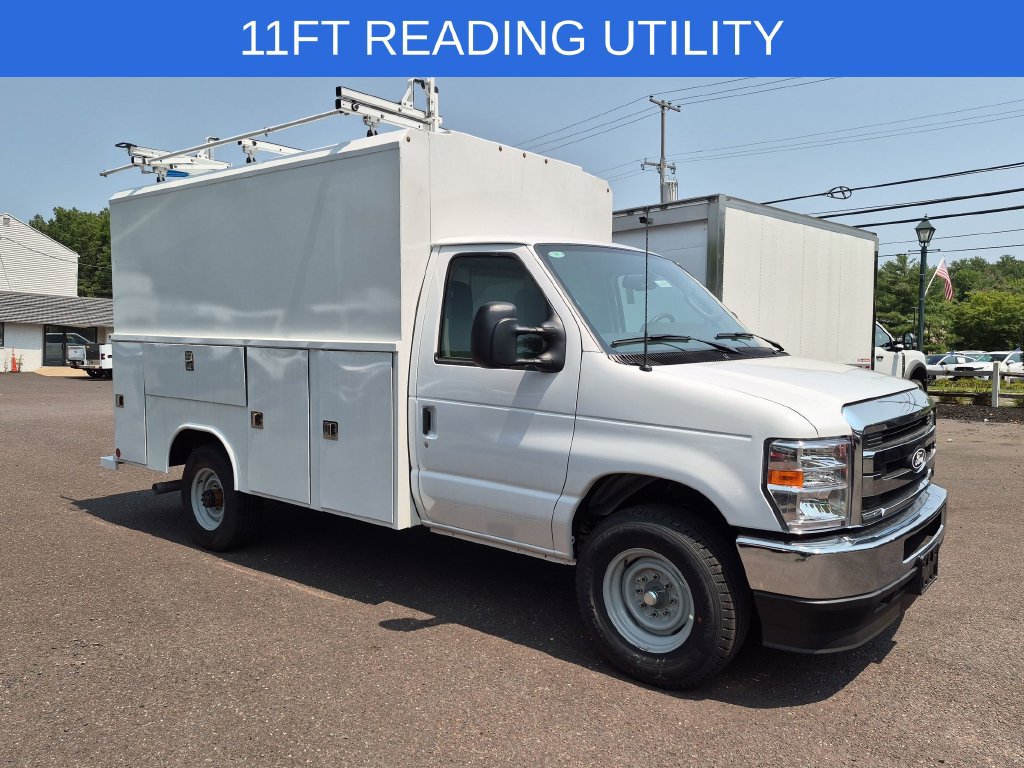 New 2027 Ford E-350 and Econoline 350 Super Duty w/ Power Equipment Group RWD image 4