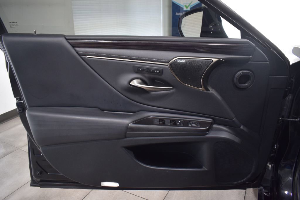 Used 2019 Lexus ES 350 Ultra Luxury image 9