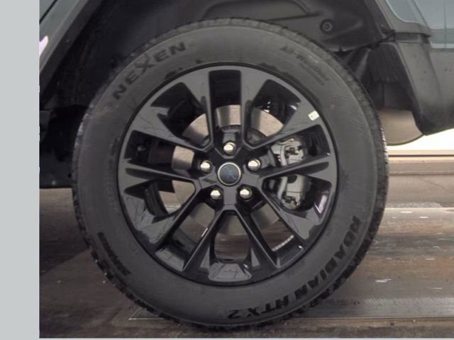 Used 2025 Jeep Wrangler Sahara 4xe image 20