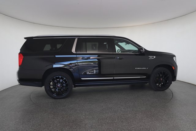Used 2022 GMC Yukon XL Denali image 21