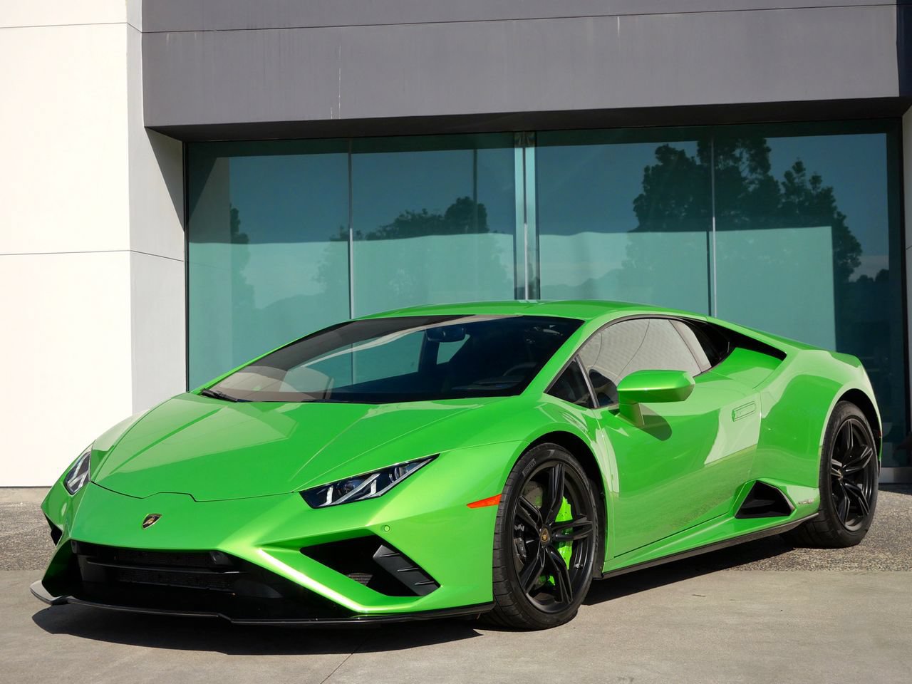 Used 2021 Lamborghini Huracan EVO RWD image 13