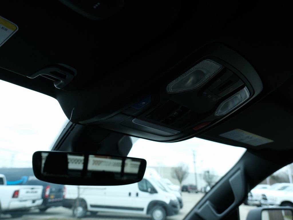New 2026 RAM 1500 4x4 Crew Cab image 17