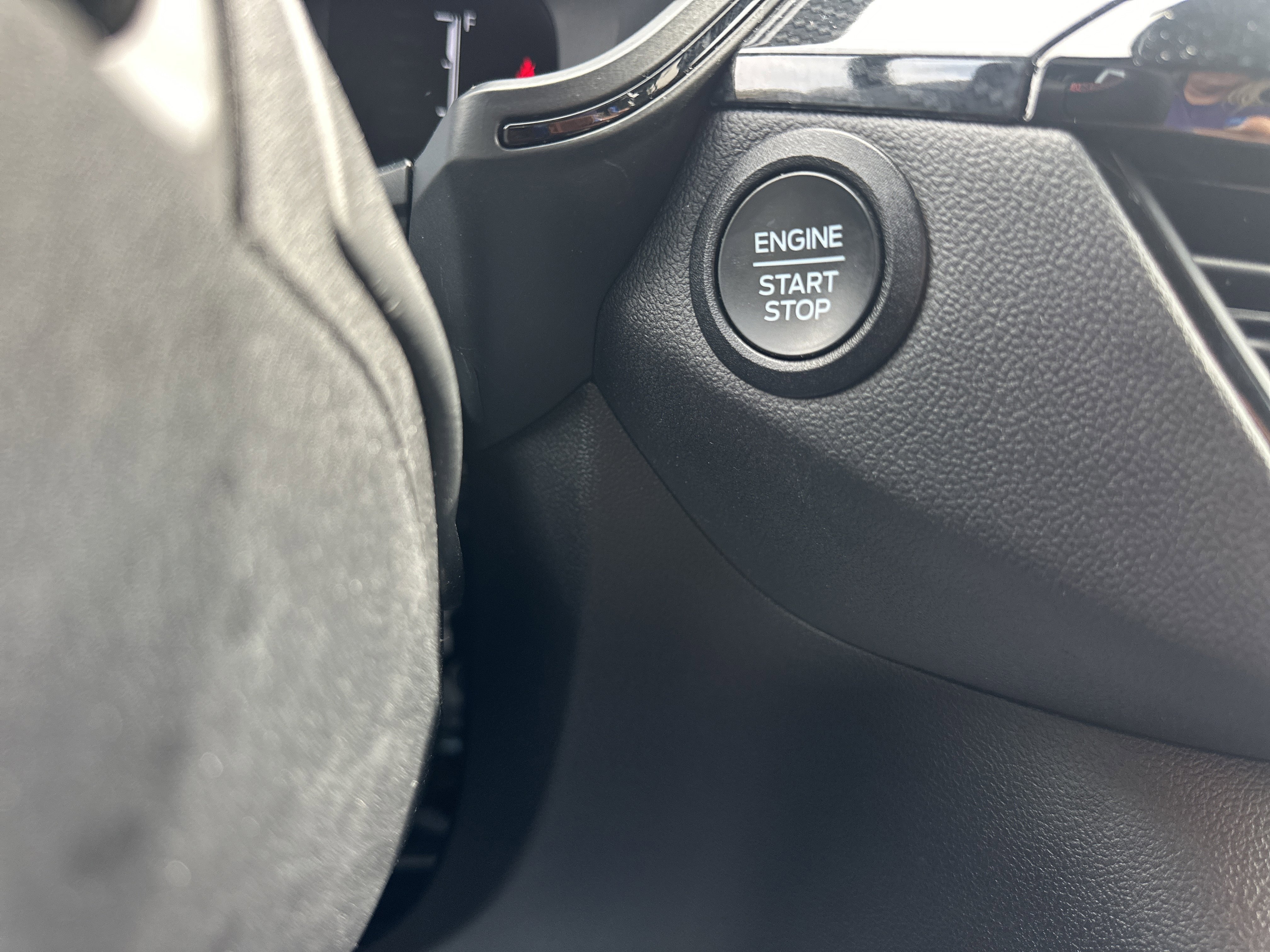Used 2025 Ford Escape ST-Line image 12