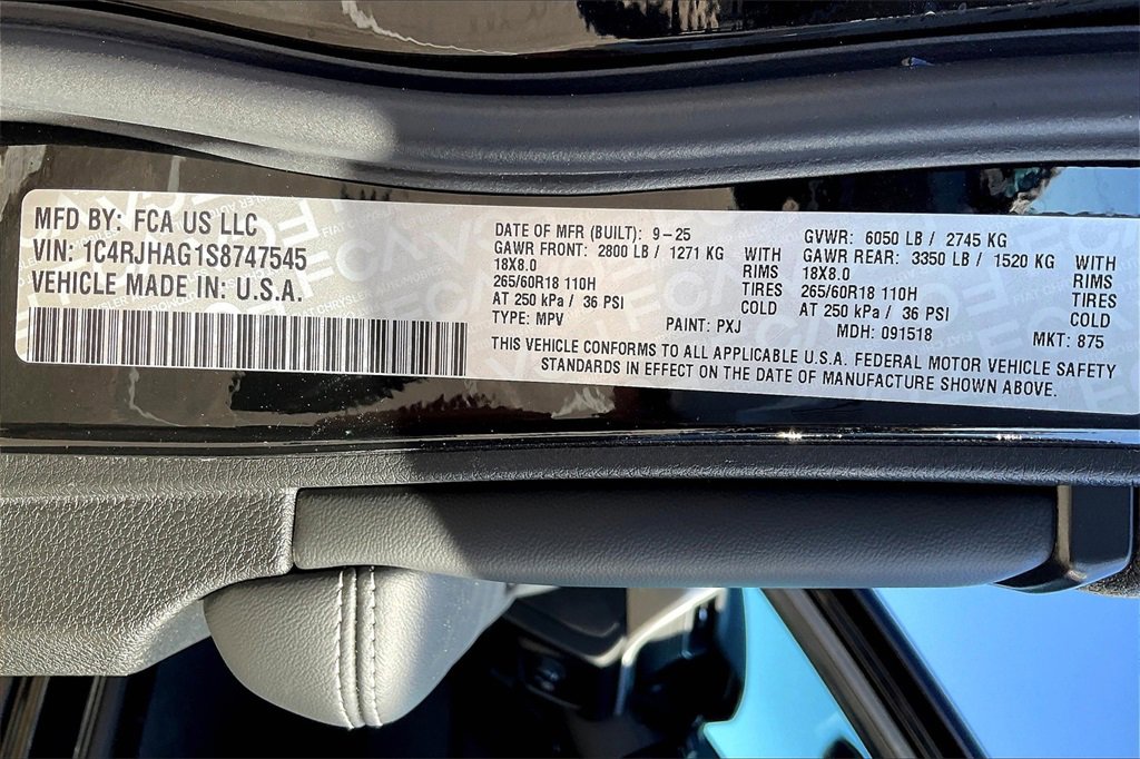 New 2025 Jeep Grand Cherokee Altitude image 13