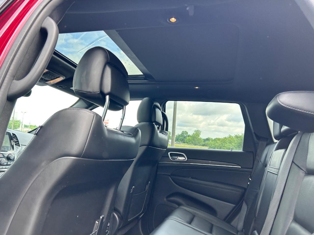 Used 2022 Jeep Grand Cherokee Limited image 11