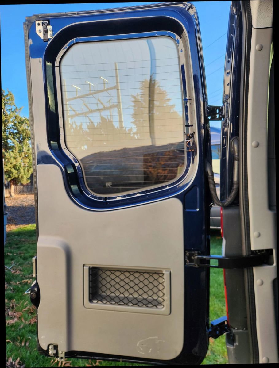 Used 2016 Mercedes-Benz Sprinter 2500 image 24