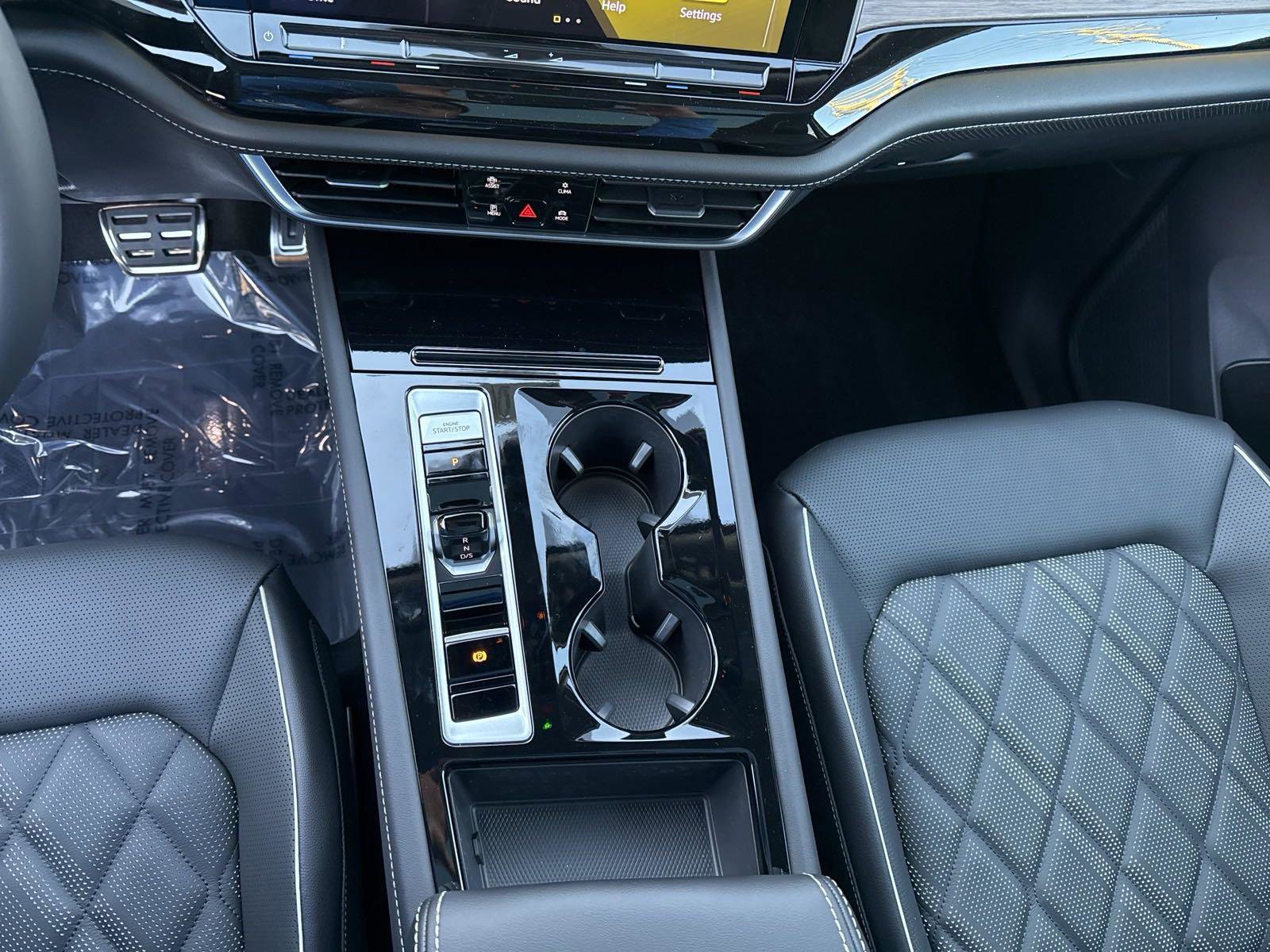 New 2025 Volkswagen Atlas SEL Premium R-Line image 24