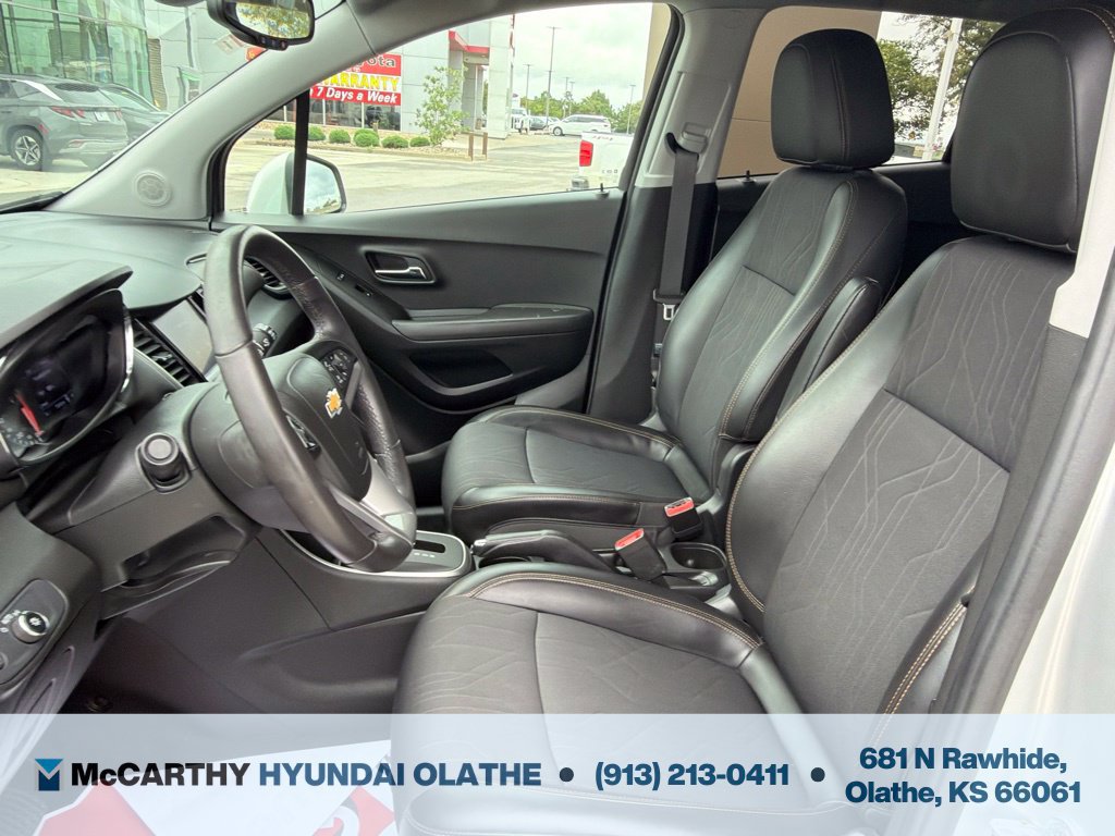 Used 2020 Chevrolet Trax LT w/ LT Convenience Package FWD image 4