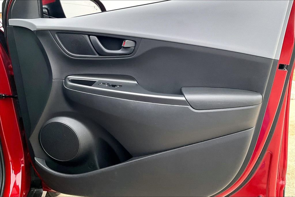 Used 2020 Hyundai Kona SEL w/ Cargo Package image 23