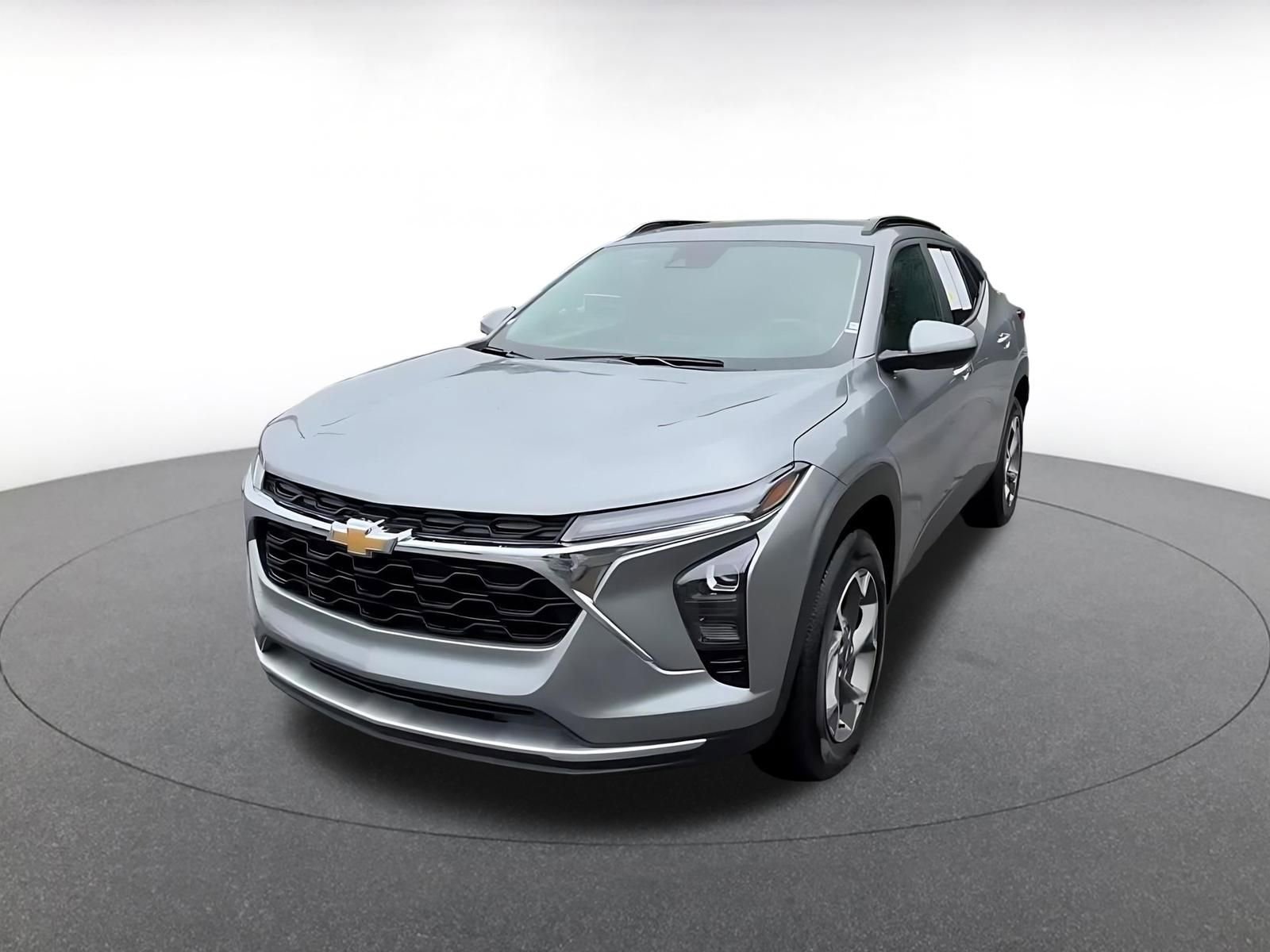 Used 2025 Chevrolet Trax LT FWD image 6