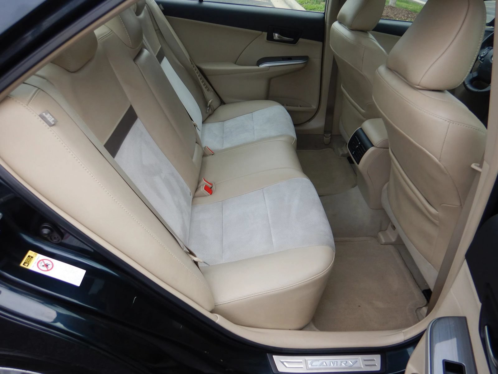 Used 2012 Toyota Camry XLE w/ Leather Pkg FWD image 26
